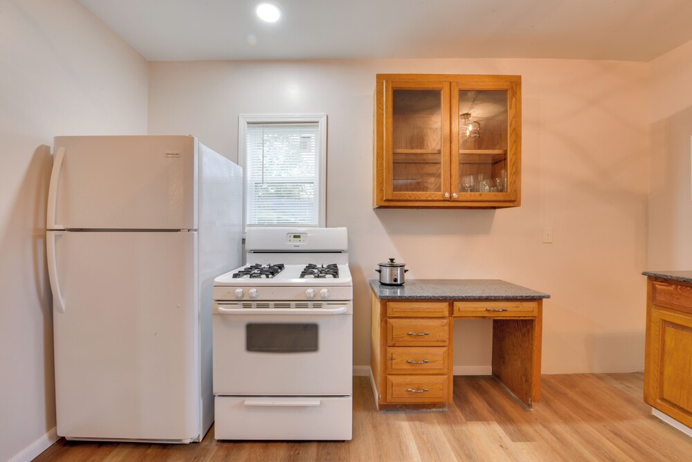 Walking Distance to Casino: Home in Westlake - photo 4