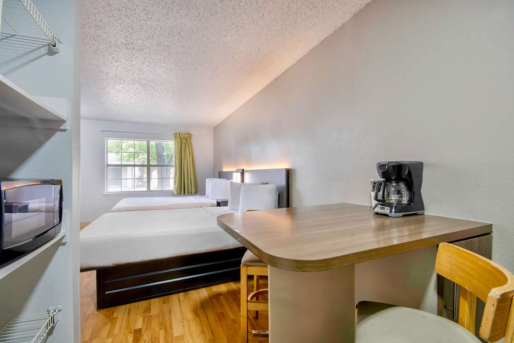 Studio 6 Extended Stay San Antonio TX Six Flags - photo 11