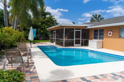 Mt Irvine Luxe Pool Cottage Close to Beach and Equestrian — 4-Star Luxury Hotel in Lake Worth, United States
