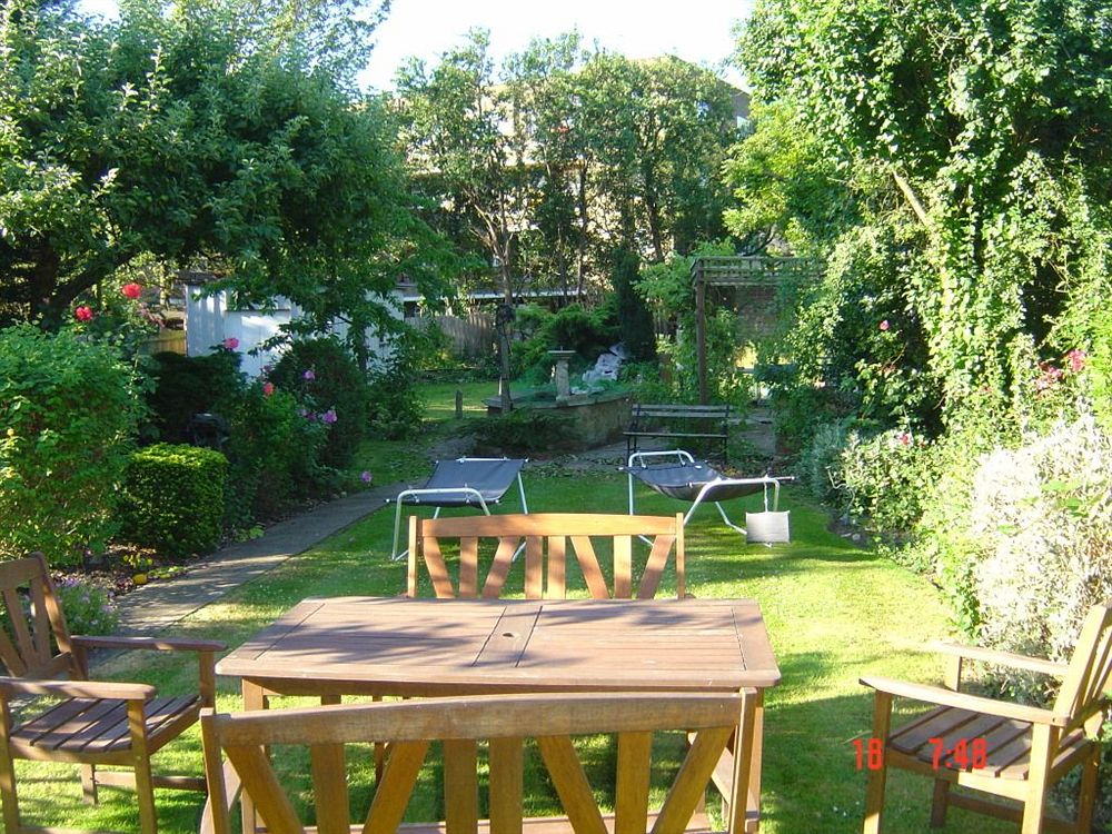 Crescent Hotel - carbon neutral hotel in Harrow