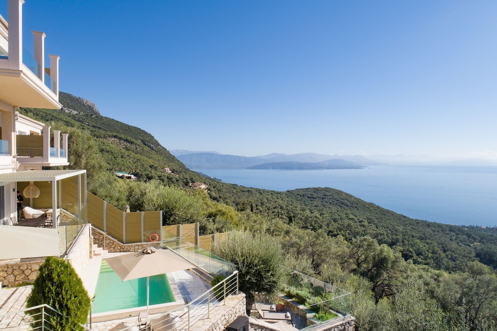 Bolla D'Oro Luxury Villas — 4-Star Luxury Hotel in Corfu, Greece