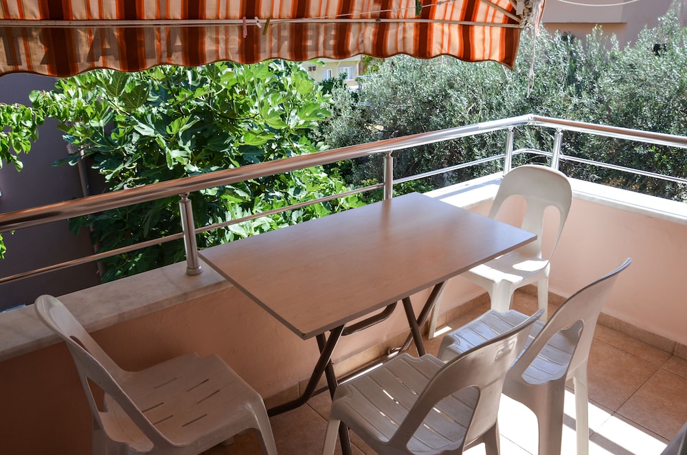 Berk Apart Hotel in Ayvacik, Turkey