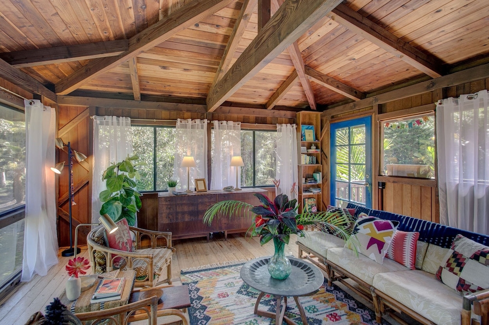 Peace of Paradise cabin — 4-Star Luxury Hotel in Kea'au, United States