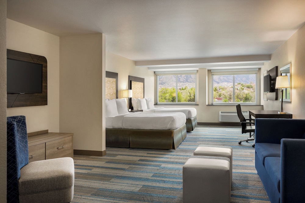 Holiday Inn Express & Suites Colorado Springs Central by IHG - photo 24