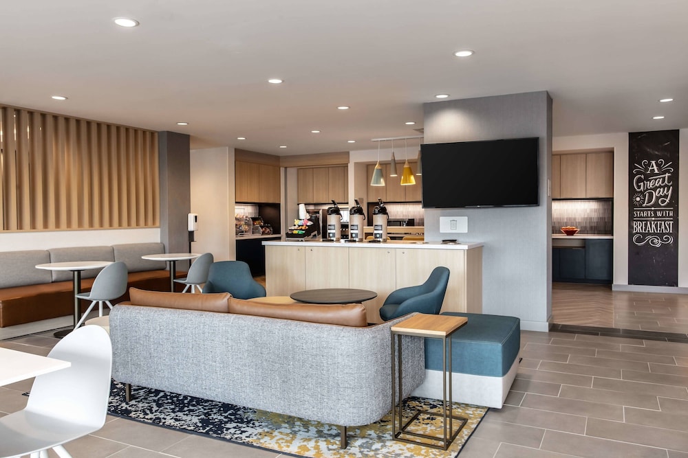 TownePlace Suites by Marriott Milwaukee West Bend - photo 27