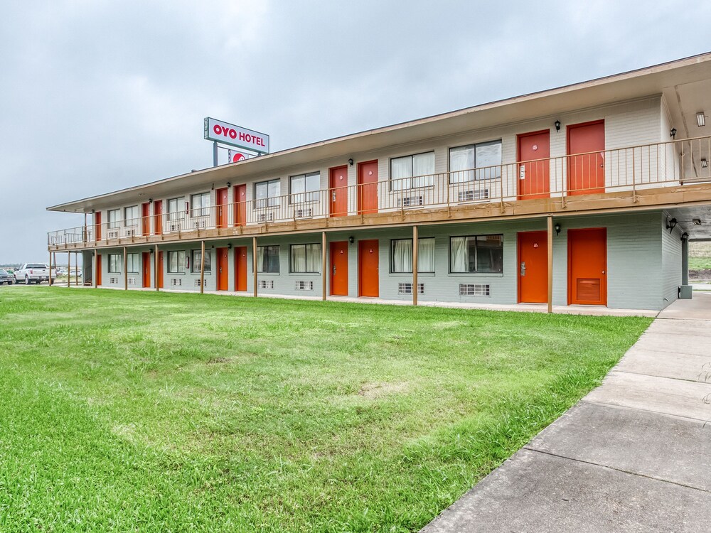 OYO Hotel San Antonio East - photo 26