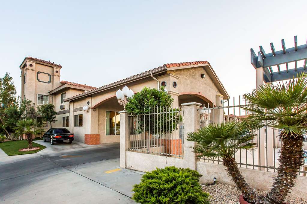 Quality Inn Near China Lake Naval Station - photo 3