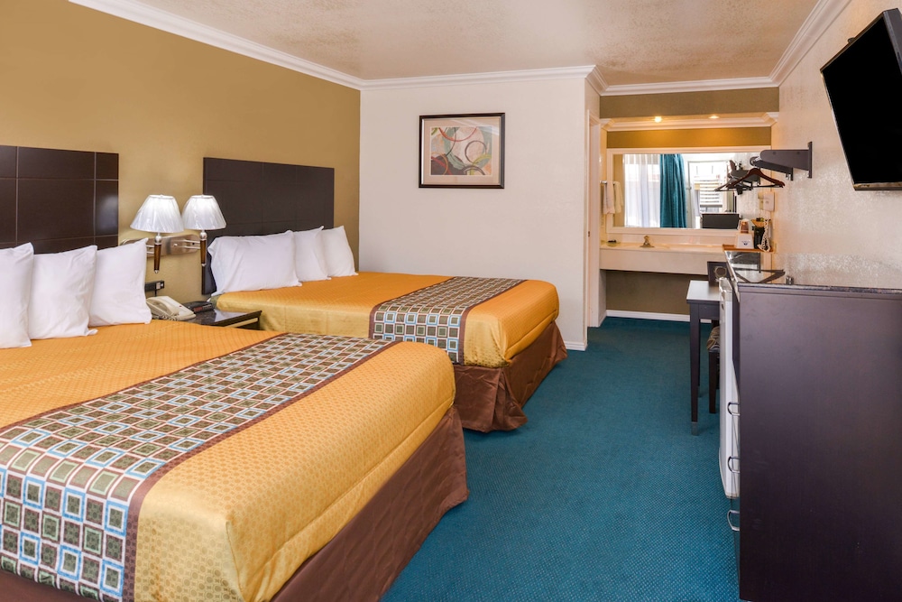 Atascadero Inn - photo 11