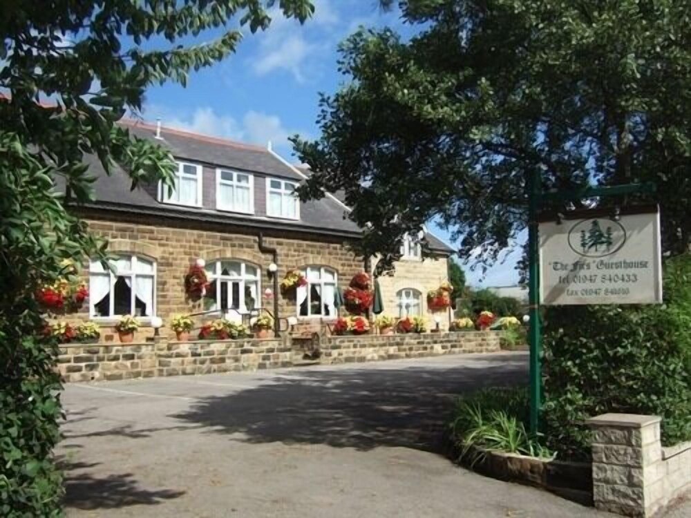 The Firs Guesthouse — 4-Star Luxury Hotel in Saltburn-By-The-Sea, United Kingdom