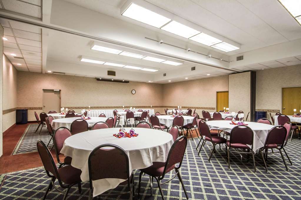 Comfort Inn & Suites Madison Airport - photo 40