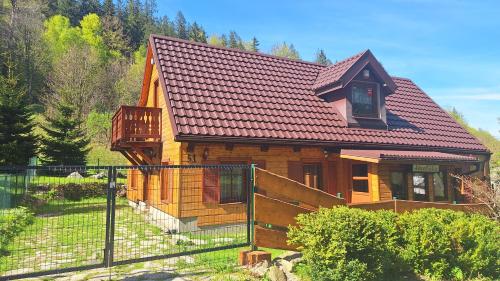 Dom Caoroczny Jozefinka W Karkonoszach — Kowary