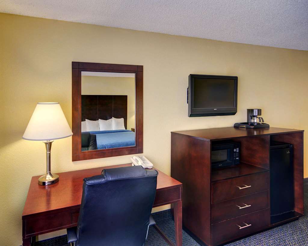 Quality Inn & Suites Grand Prairie South - photo 21