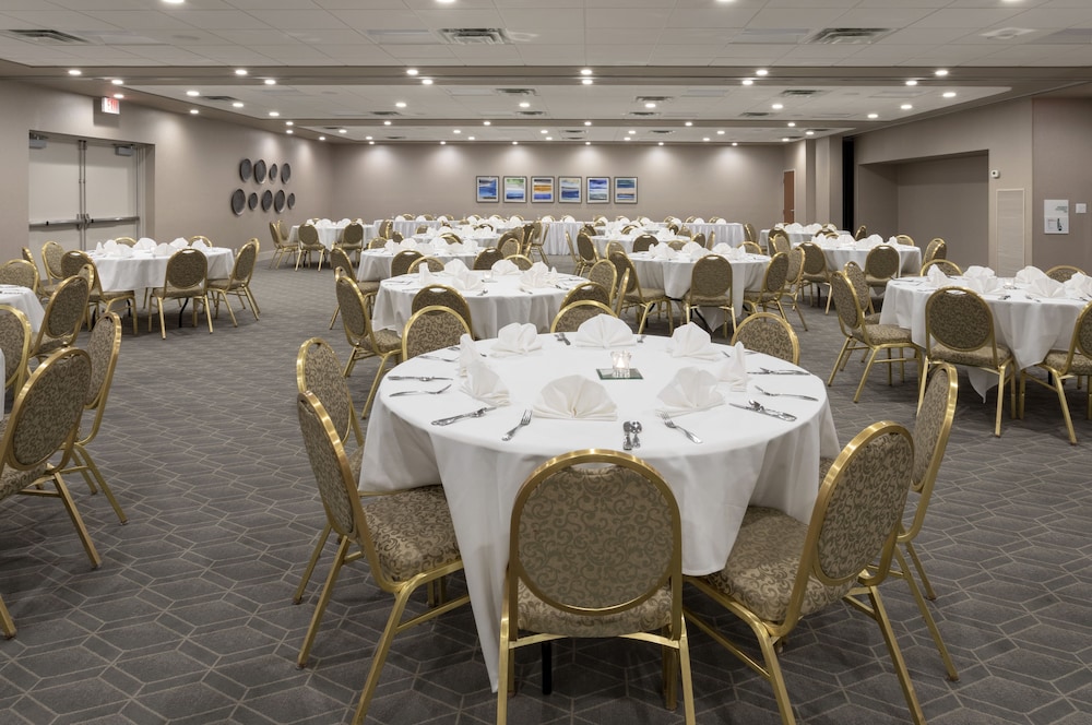 Holiday Inn Marquette by IHG - photo 41