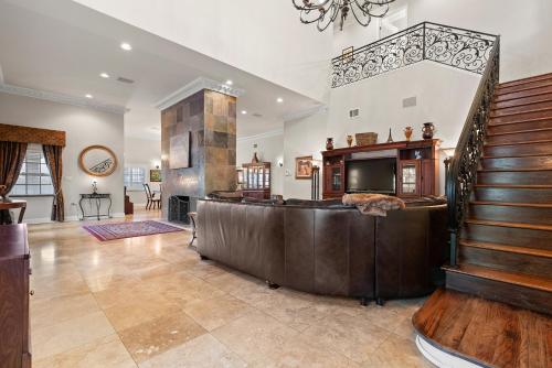 Luxury Mason Villa — 4-Star Luxury Hotel in Tampa, United States