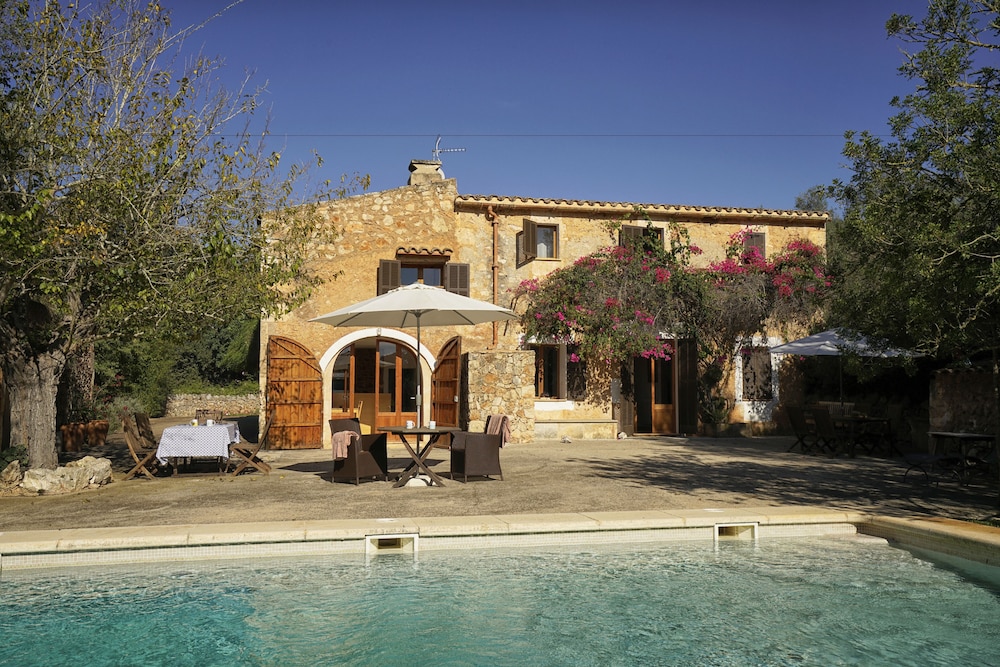 Bou Ros Finca Can Veritat — 4-Star Luxury Hotel in Felanitx, Spain