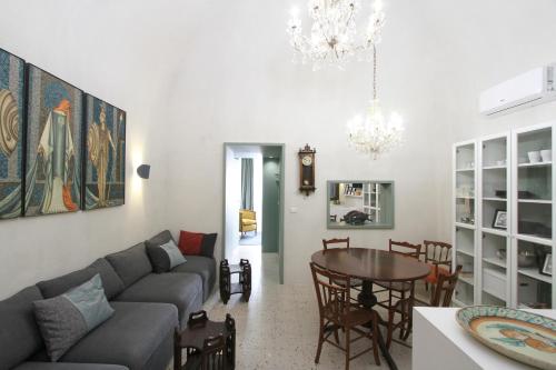 Tre Vie Apartment 80 — 4-Star Luxury Hotel in Catania, Italy