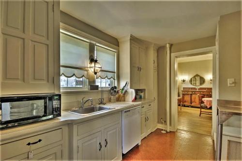 Downtown Bucher House — 4-Star Luxury Hotel in Hanover, United States