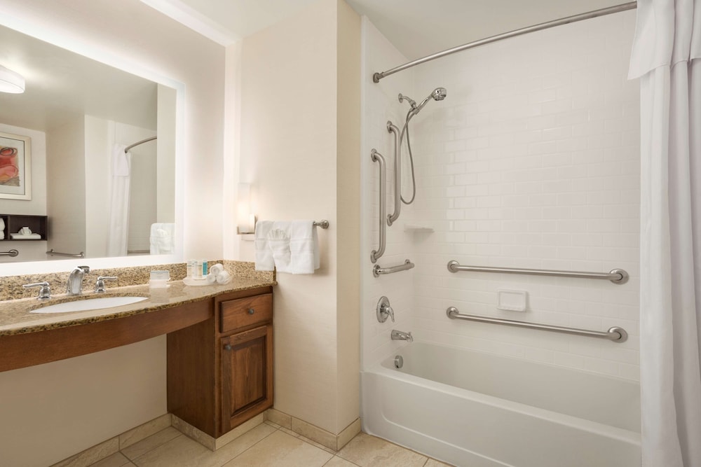 Homewood Suites by Hilton Fargo - photo 31