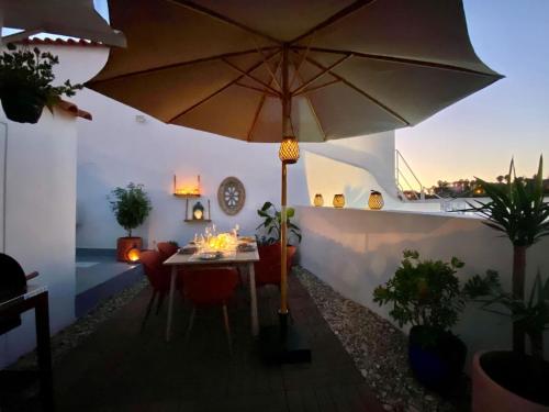 Casa Pirilampo Ferragudo — 4-Star Luxury Hotel in Ferragudo, Portugal