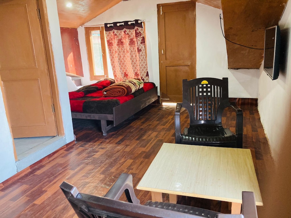 Hotel Snow Crest Residency in Kulu, India