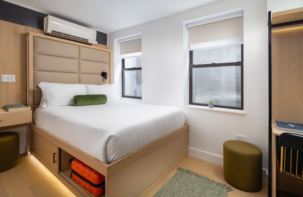 Little Charlie Hotel - photo 38