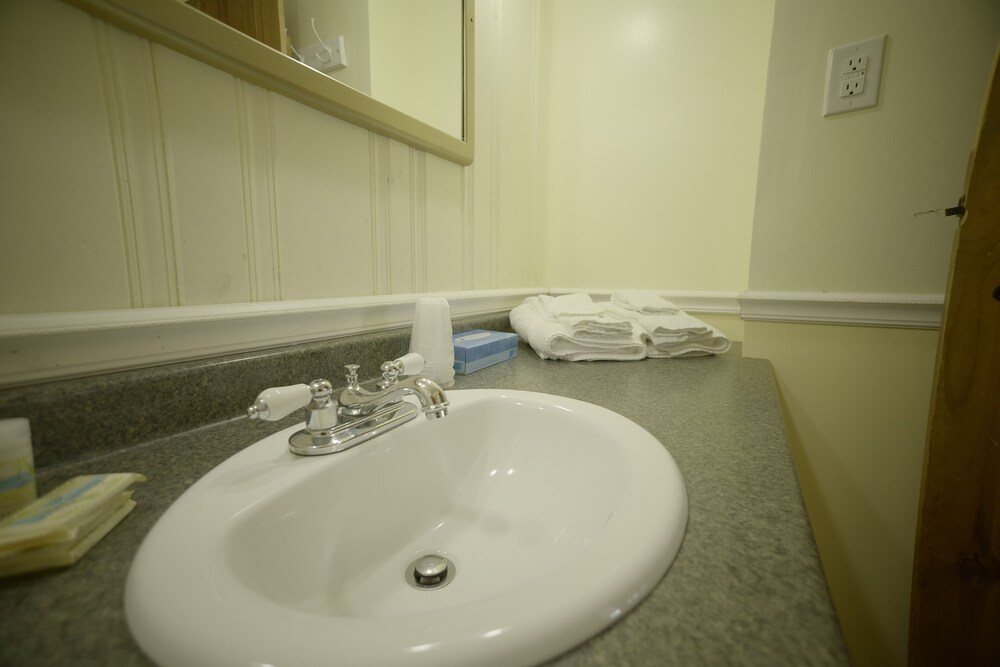 Betty Doon Hotel - photo 106