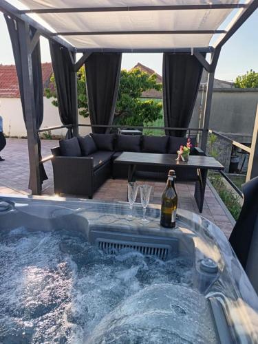 Emily in Unknown City, Croatia