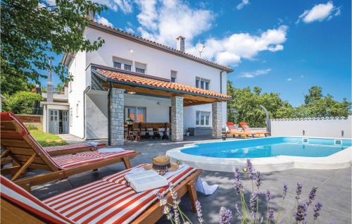 Four Bedroom Holiday Home In Manjadvorci — 4-Star Luxury Hotel in Marcana, Croatia