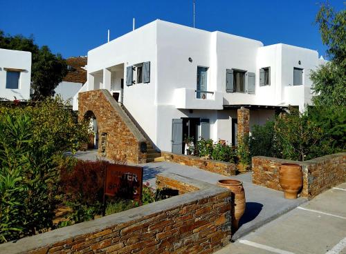 Nefeli — 4-Star Luxury Hotel in Livadi, Greece