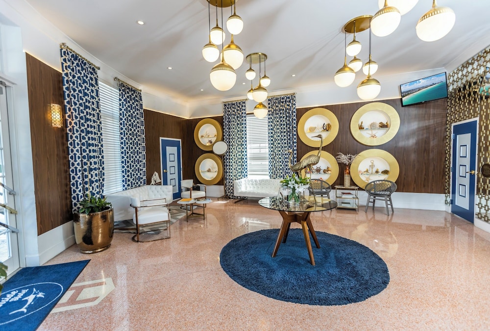 Oceanside Hotel and Suites - photo 2