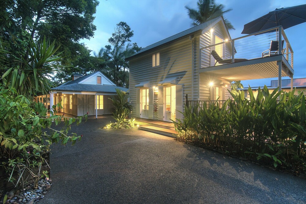 Port Douglas Cottage & Lodge — 5-Star Luxury Hotel in Port Douglas, Australia
