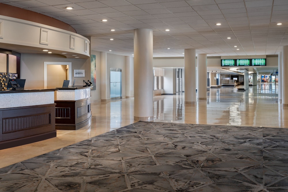 Tampa Airport Marriott - photo 2
