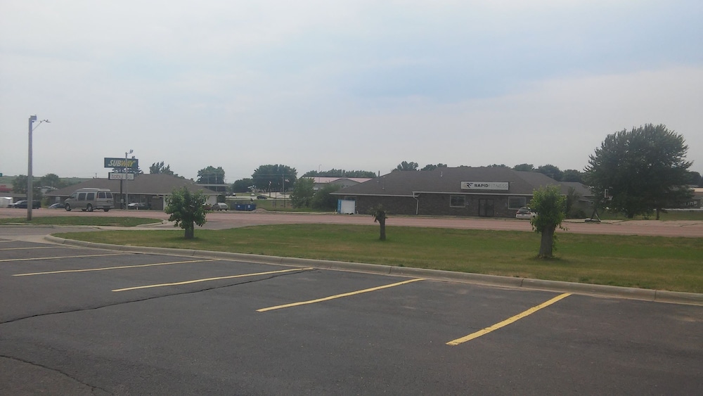 Bilmar Inn & Suites Dell Rapids Near Sioux Falls - photo 185