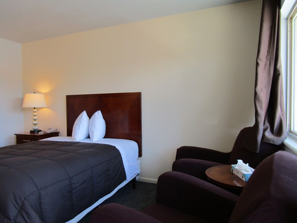 Greeley University Inn Greeley Inn - photo 6