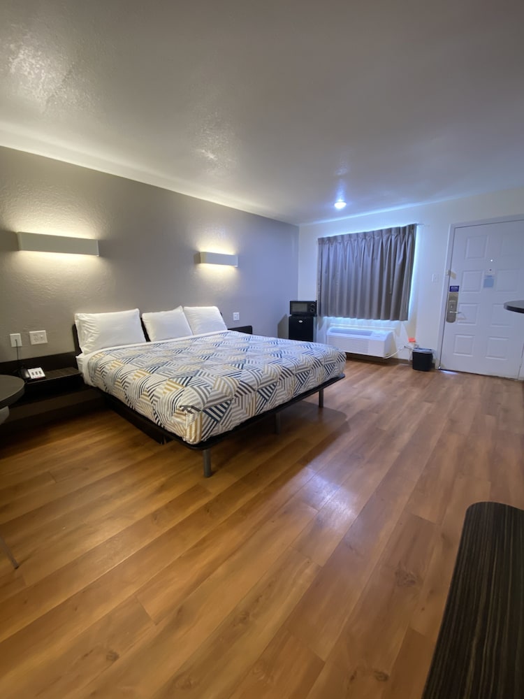 Motel 6 Bryan TX College Station - photo 4