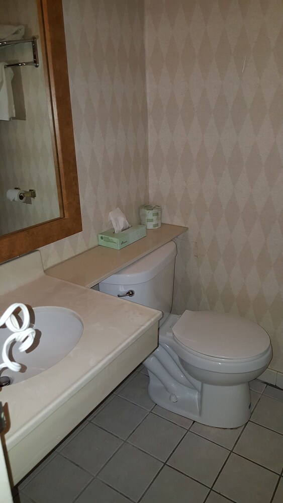 Motel6 Oriskany NY - photo 41