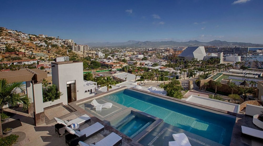 Villa Vegas by Cabo Platinum — 4-Star Luxury Hotel in Cabo San Lucas, Mexico
