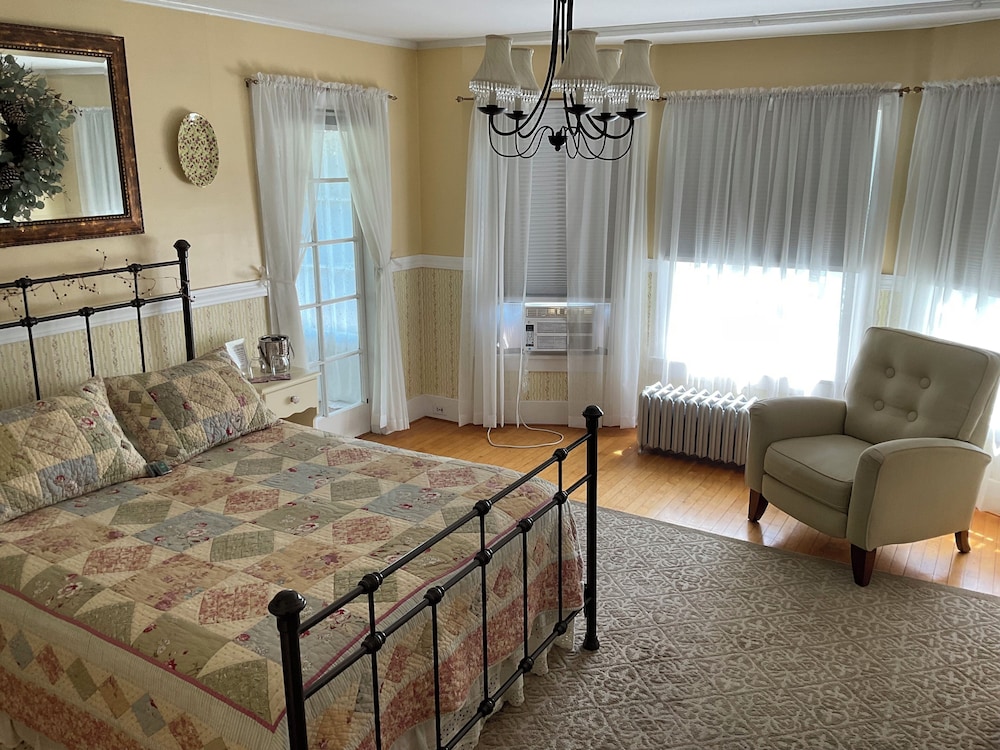 Taylor Edes Inn - photo 7
