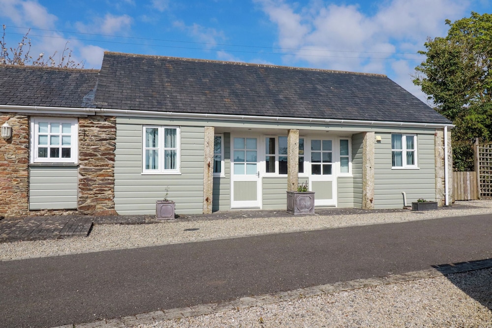 Lighthouse Cottage — 4-Star Luxury Hotel in Truro, United Kingdom