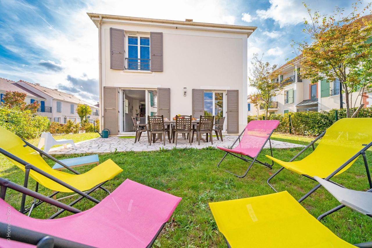 Gite la Villa Omagny Paris Marne La Vallee — 4-Star Luxury Hotel in Magny-Le-Hongre, France