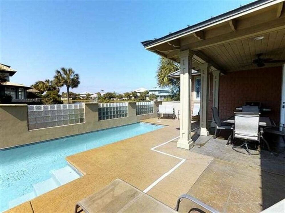 Endless Summer by Meyer Vacation Rentals — 4-Star Luxury Hotel in Gulf Shores, United States