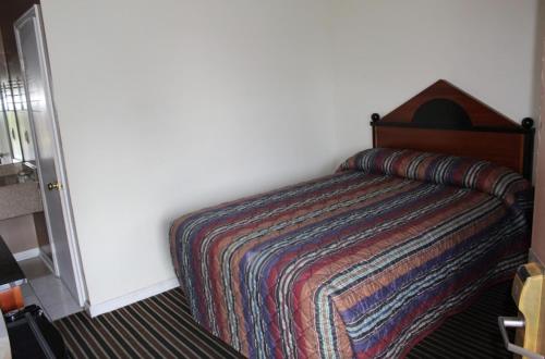 Economy Inn Augusta - photo 4