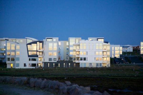 Beautiful And Luxurious Oceanfront Apartment