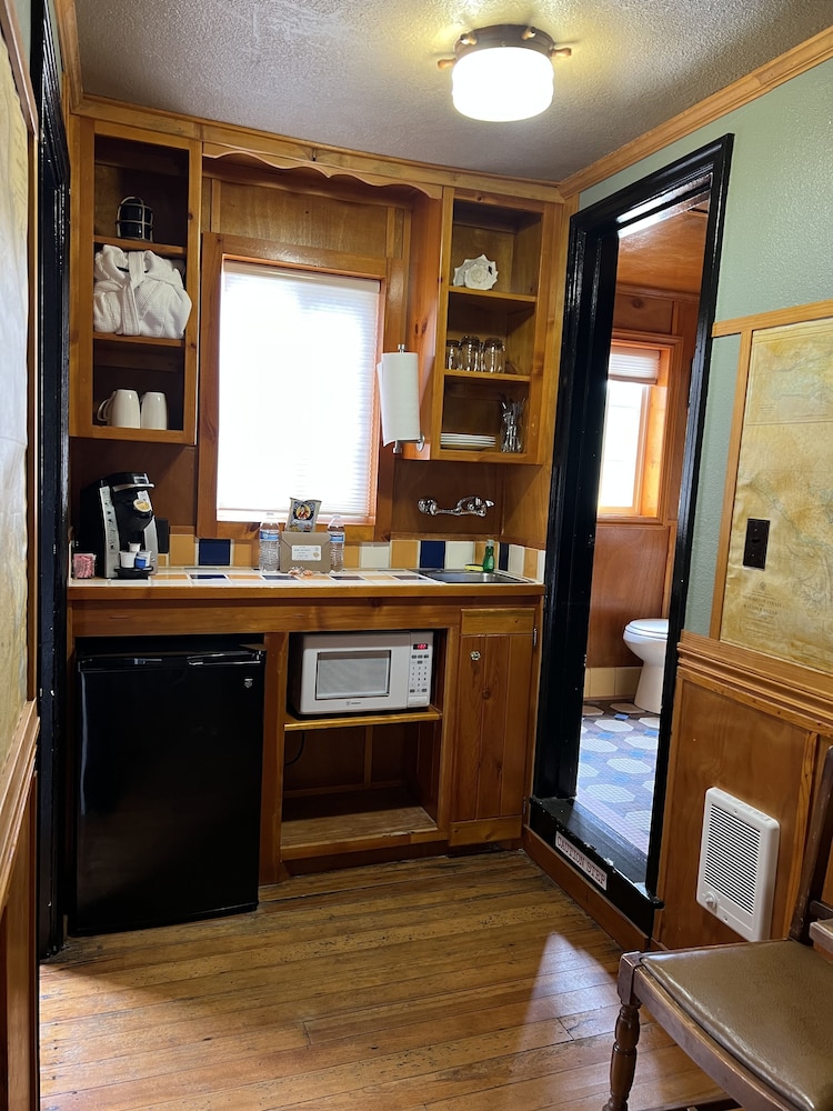 Anchor Inn Resort - photo 37