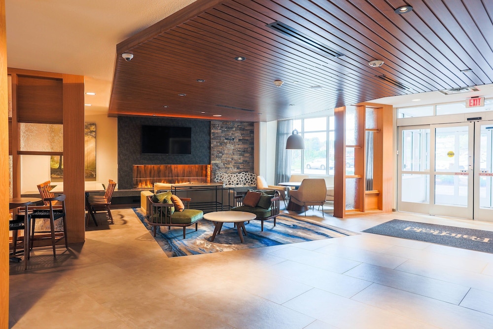 Fairfield Inn & Suites by Marriott Marquette - photo 7
