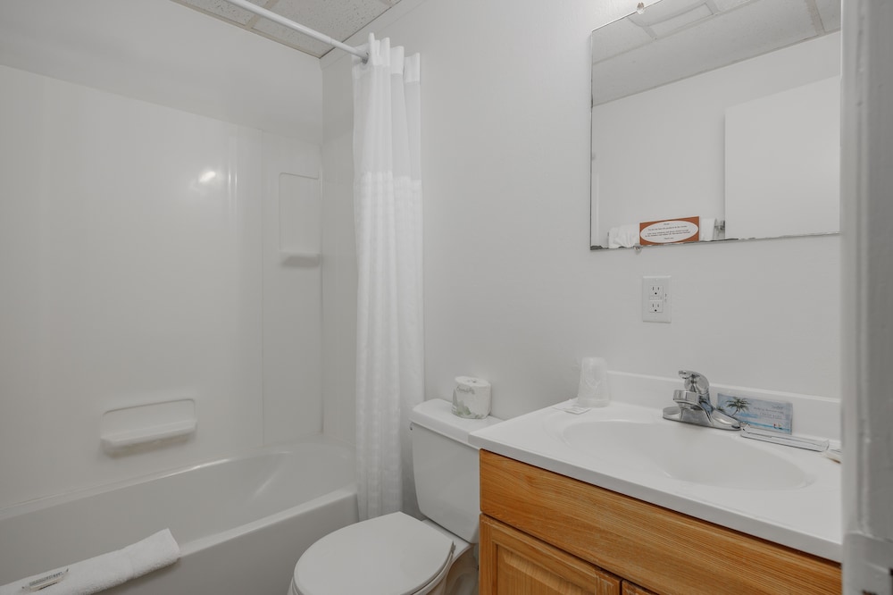 Golden North Inn - photo 22