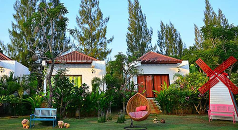 Pranburi Cabana Resort in Sam Roi Yot, Thailand