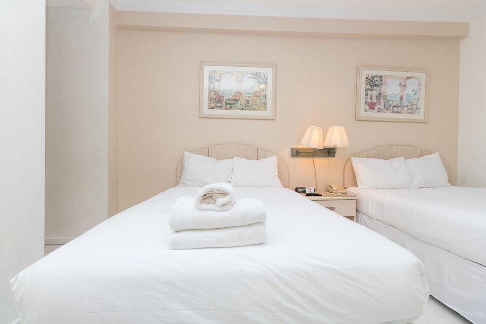 217 Hollywood Beach Resort - photo 4
