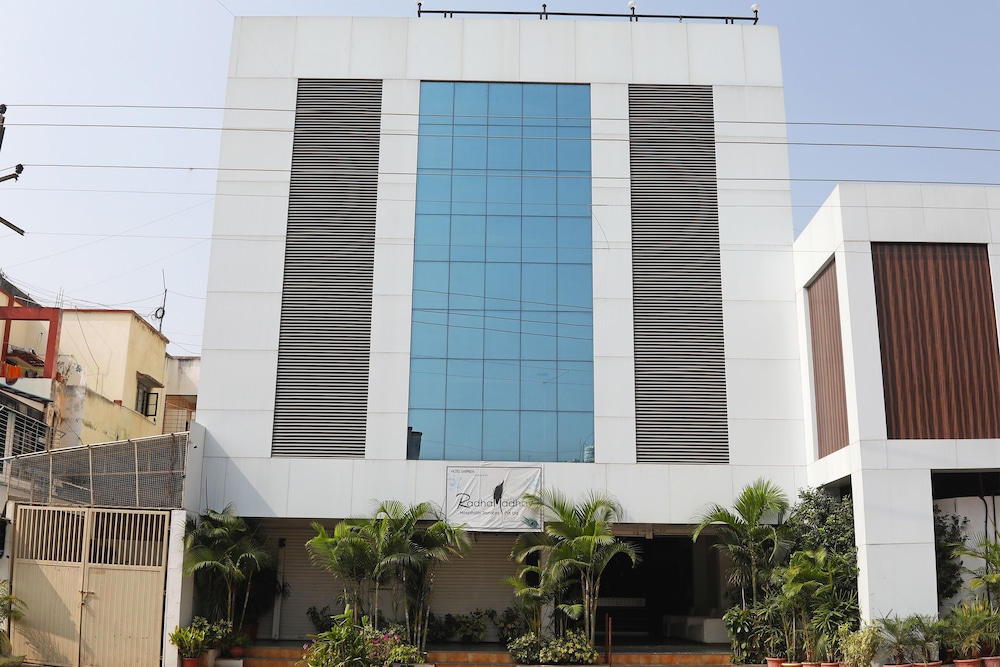 Oyo 10671 Hotel Sai Prem — Nashik