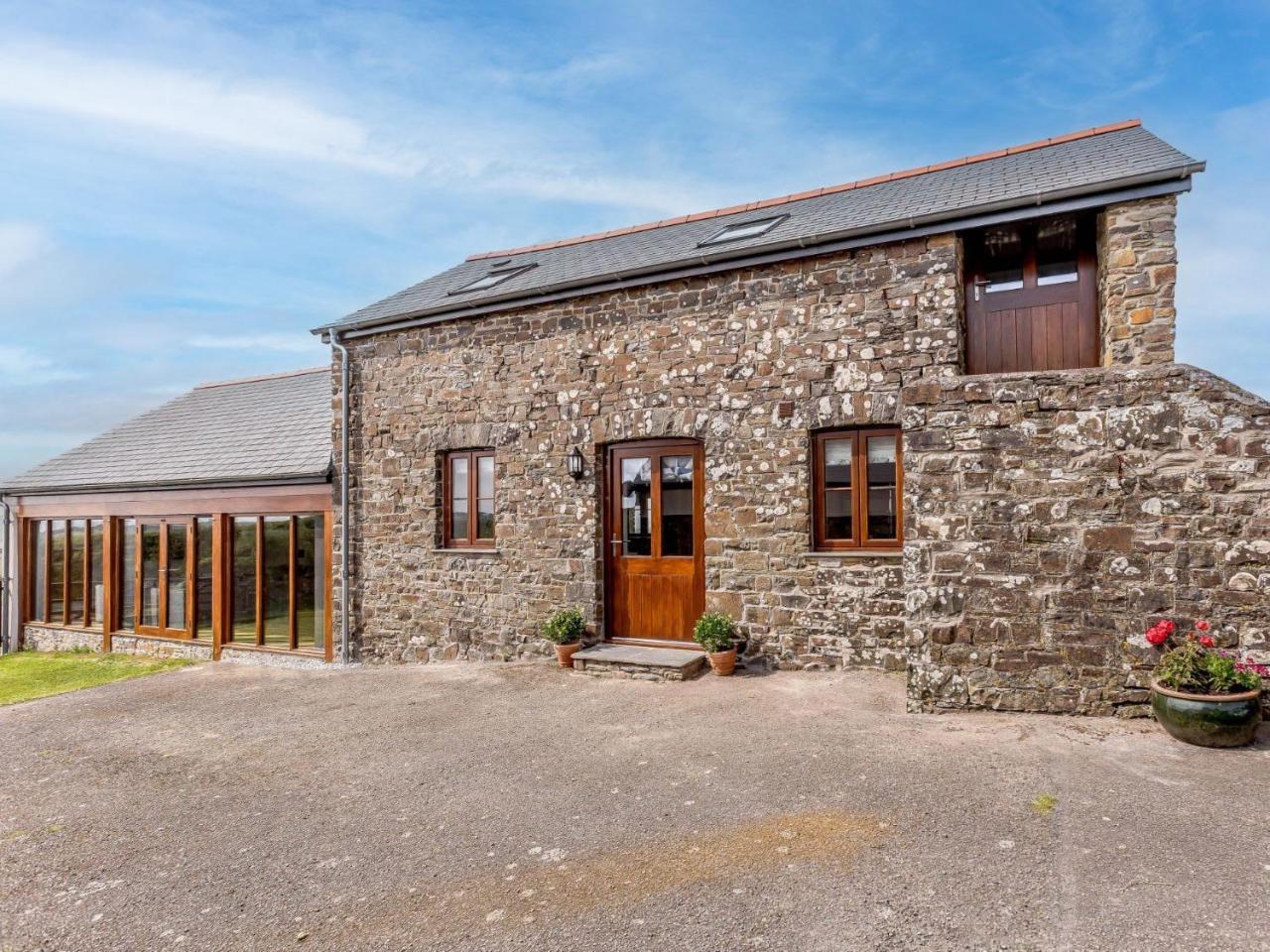 4 Bed in Bideford oc 83444 - last minute hotel in Unknown City